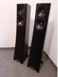 For sale, a splendid pair of YG CARMEL 2 speakers.