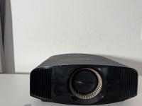 Sony VPL-VW500ES 4K Heimkino Beamer Projektor in schwarz mit neuer Lampe