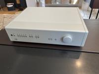 T+A – PA 1100 E – silber – Vollverstärker mit DAC – inkl. Restgarantie bis 9.27! – gebraucht, Vermittlung im Kundenauftrag