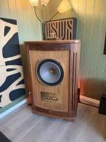 Canterbury SE with Fyne Supertrax in walnut.