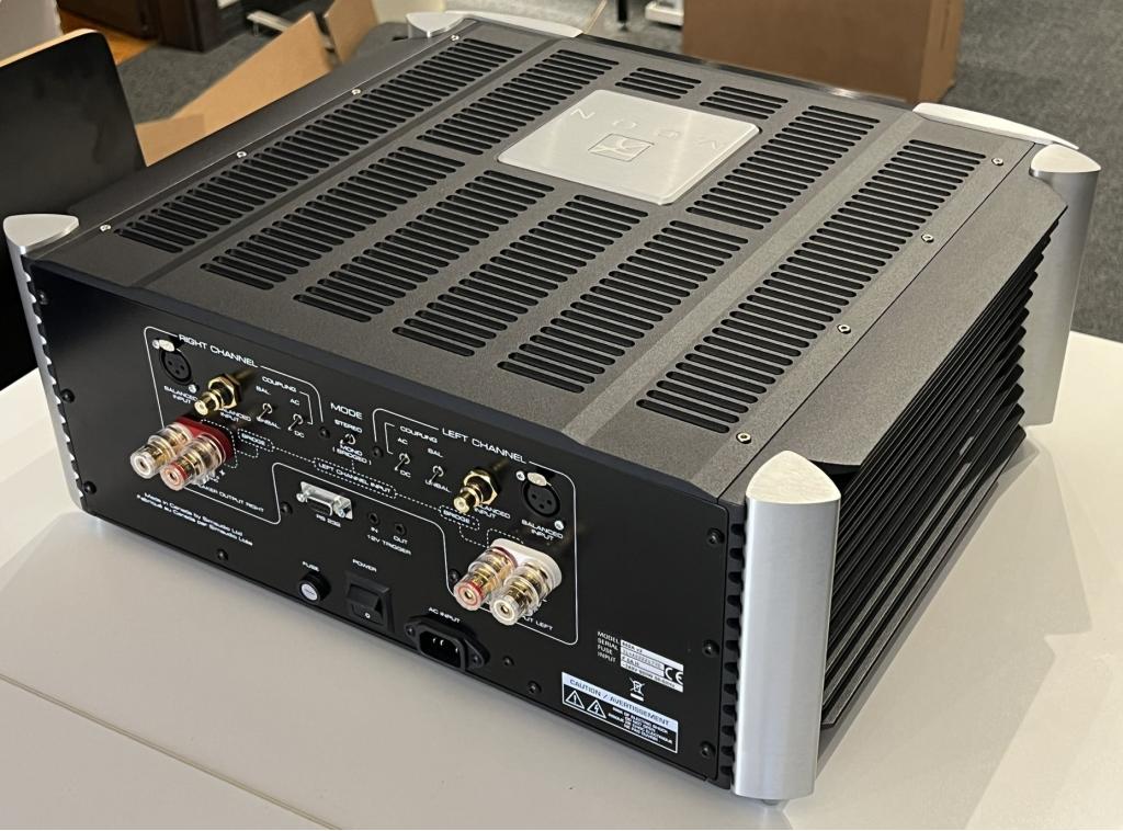 MOON 860A V2 power amplifier