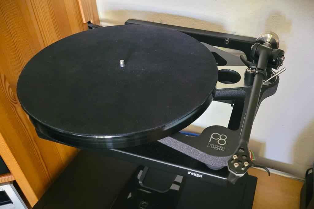 Rega Rega P 8 (neo), wahlweise mit Zubehör wie Apheta 3, Ortofon 2MR Bronze, Netzteil upgrade usw.