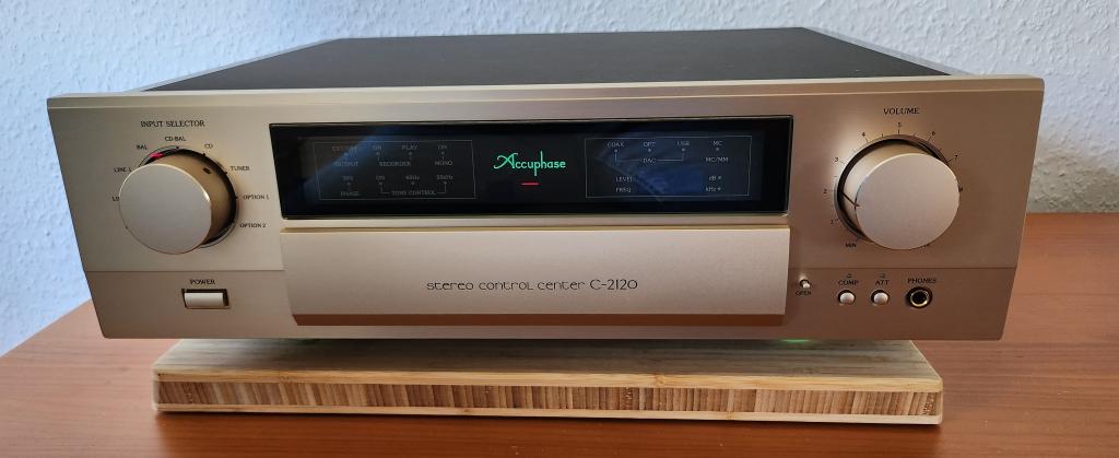 Accuphase C-2120 P.I.A.