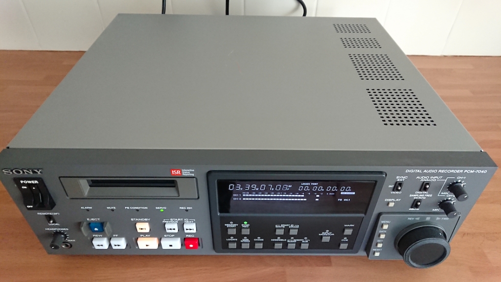 Sony High Quality Professional Digital Audio Tape Recorder PCM7040