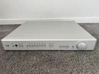T+A T + A Pulsar P 1230 R High End Stereo Vorstufe in silber + Fernbedienung