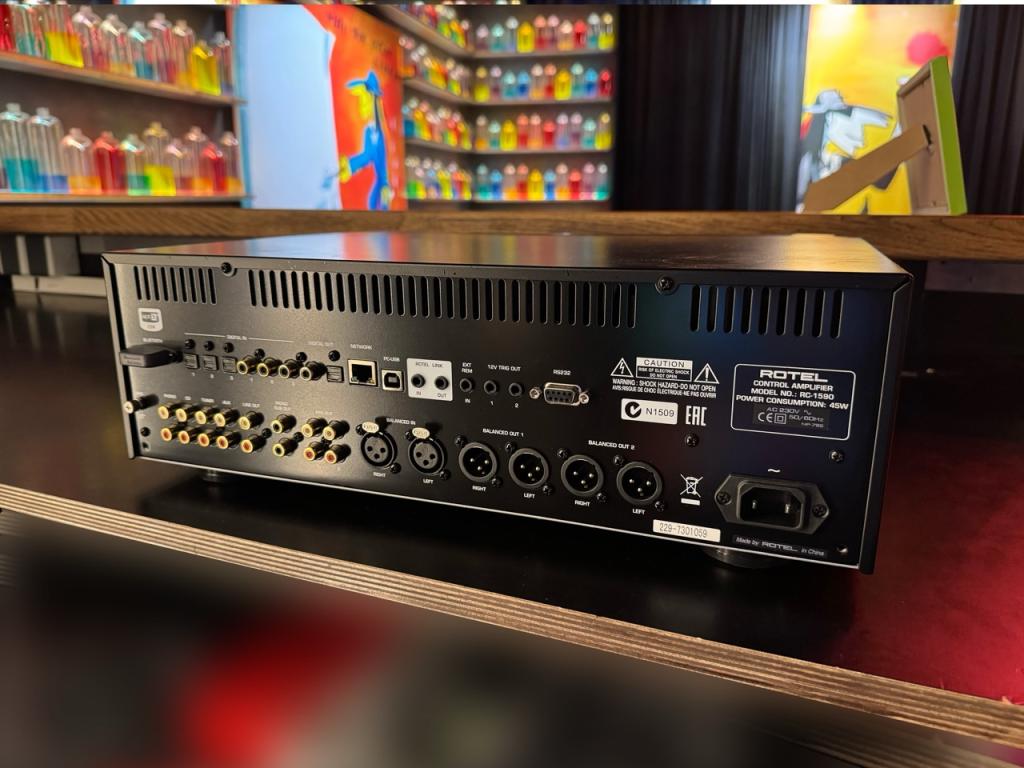 Rotel 1x CD-Player Rotel RCD-1570 inkl, Fernbedienung, 1x Rotel STEREO-VORVERSTÄRKER RC-1590 inkl, Fernbedienung, 2x Rotel STEREO-ENDSTUFEN RB-1590