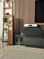 Kef R5 Meta
