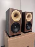 Izumi Nussbaum/Palisander Lautsprecher