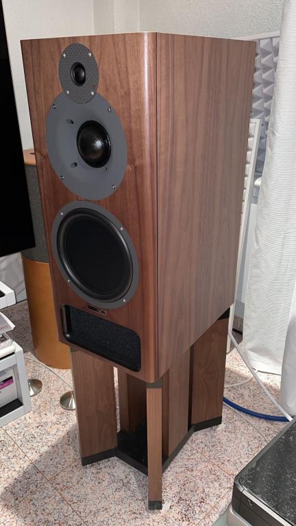 PMC IB2 SE (2368778797) New device Standing Speaker Offer on