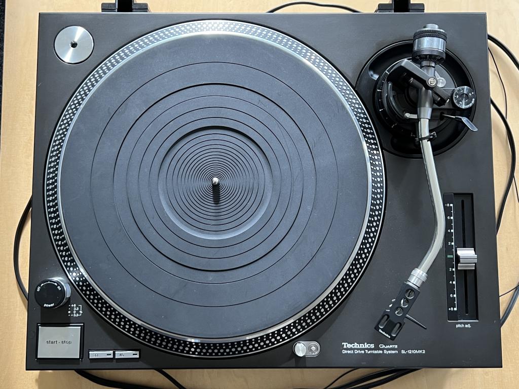 Technics SL-1210MK2 + Tonabnehmer (AT-VM95C u. 95E) + 