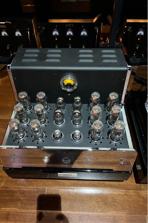 Atma-Sphere Nirvana Monoblocks (Ralph Karsten Masterpeice OTL Amplifiers)