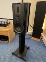 Epikore 3 mit Ständer