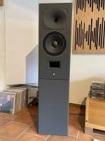 SE-MF-1, Referenzlautsprecher inkl. originaler MF-1-Stative und Eichenholzsockel