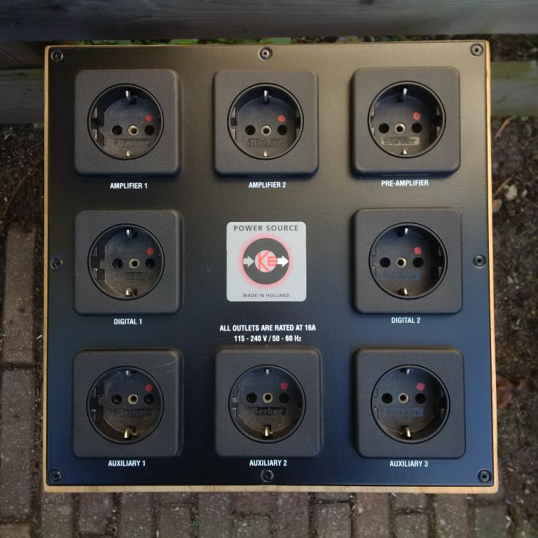 Various / Other Kemp Elektroniks Power Source Line Conditioner