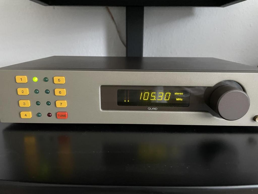 Quad Quad FM4 Tuner (3781366391) | Second-hand device | Tuner Quad Quad FM4 Tuner (3781366391) | Second-hand device | Tuner