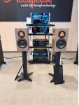 Special Forty in Ebony Wave mit Stands 10