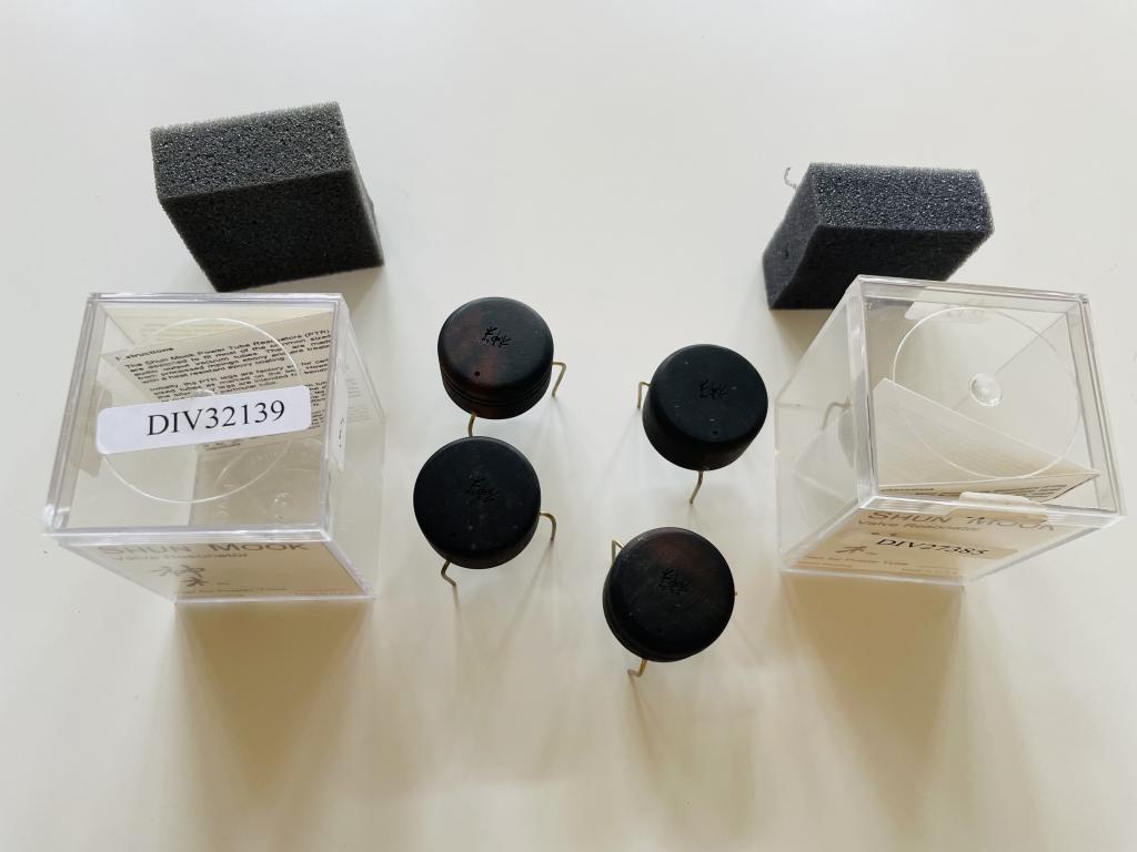 Shun Mook 2 pair Shun Mook Power tube resonators.