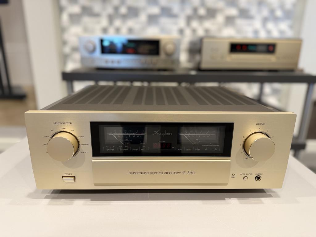 Accuphase E-360 P.I.A.