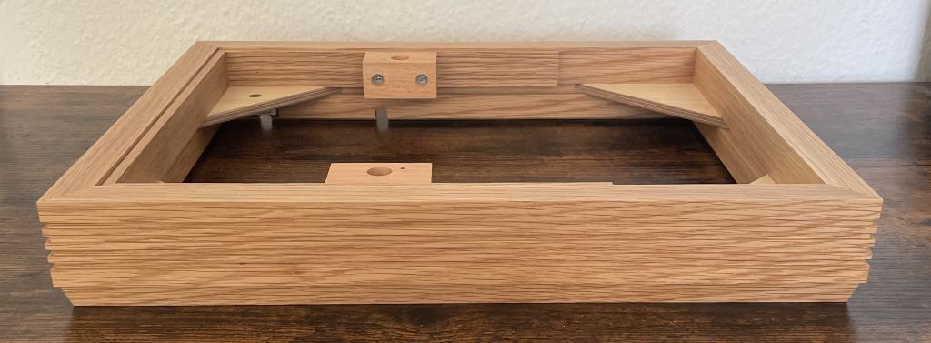 Sondek LP-12 Wooden Frame (Fluted Plinth) in Oak / NEU