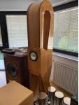 390s, 25 Phono, Linn LP12 Lingo Ekos Kandid, Hedlund-Horn Voxativ, Octave MRE 120 Monos, Hovland HP 200 line, McIntosh Mr 71, PS Audio Premier