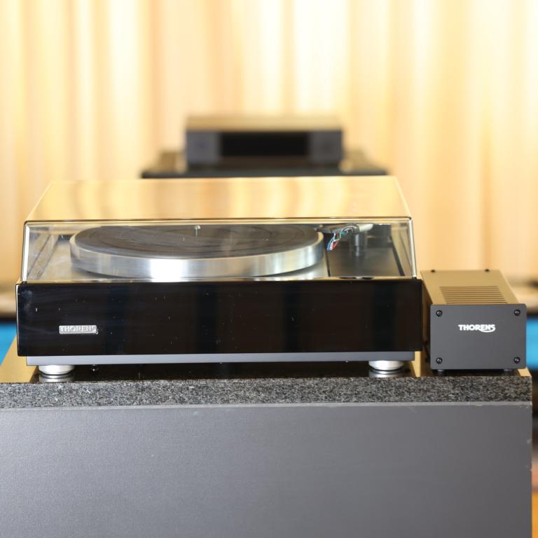 Thorens TD 1601 mit TP 160 hochglanz schwarz