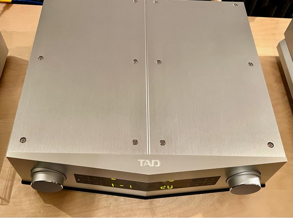 TAD Technical Audio Devices Laboratories TAD C600 preamplifier (4873220935) Secondhand device