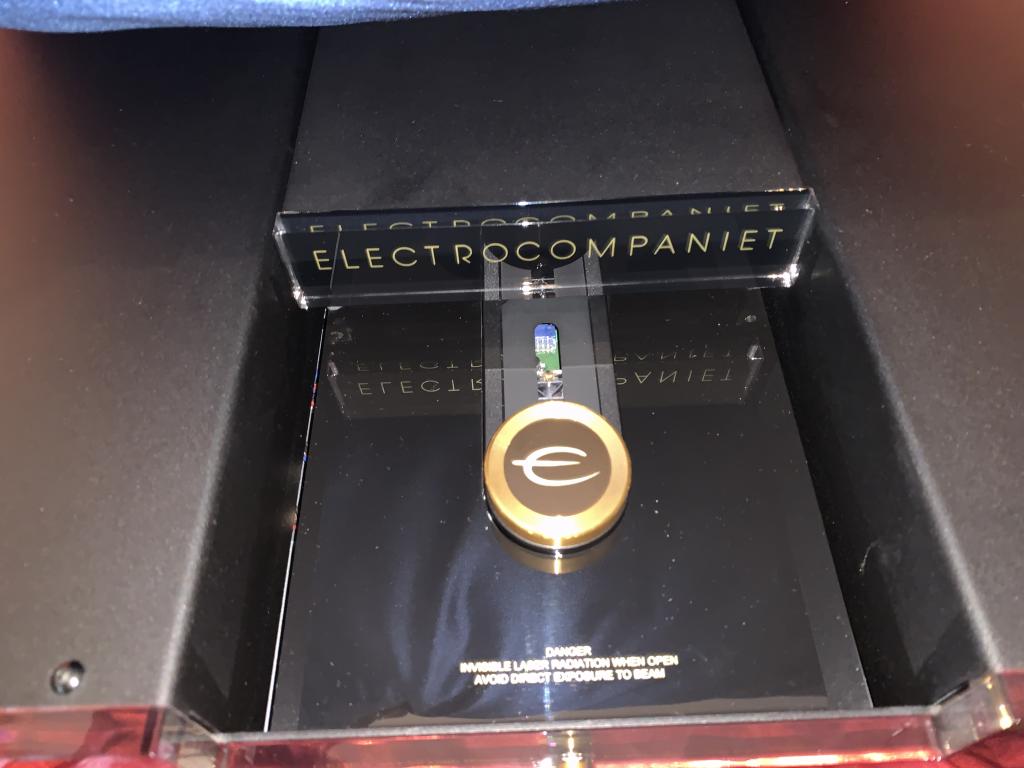 Electrocompaniet EMC 1UP cd player a 24bit/192khz