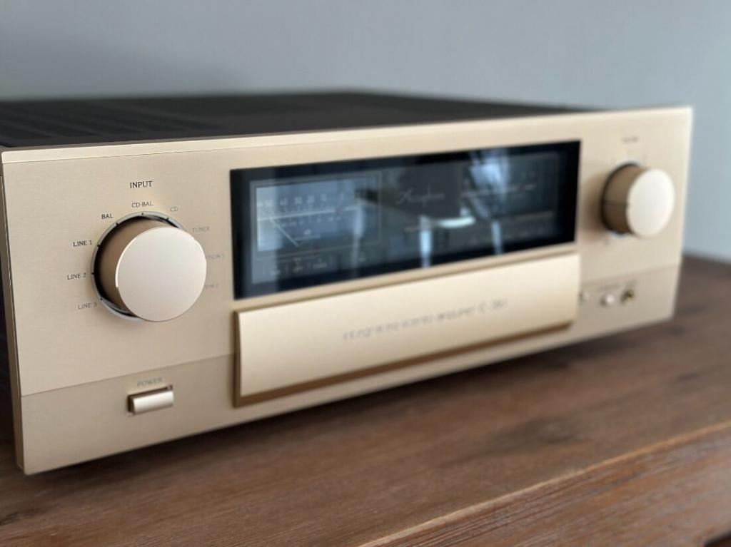 Accuphase E-380