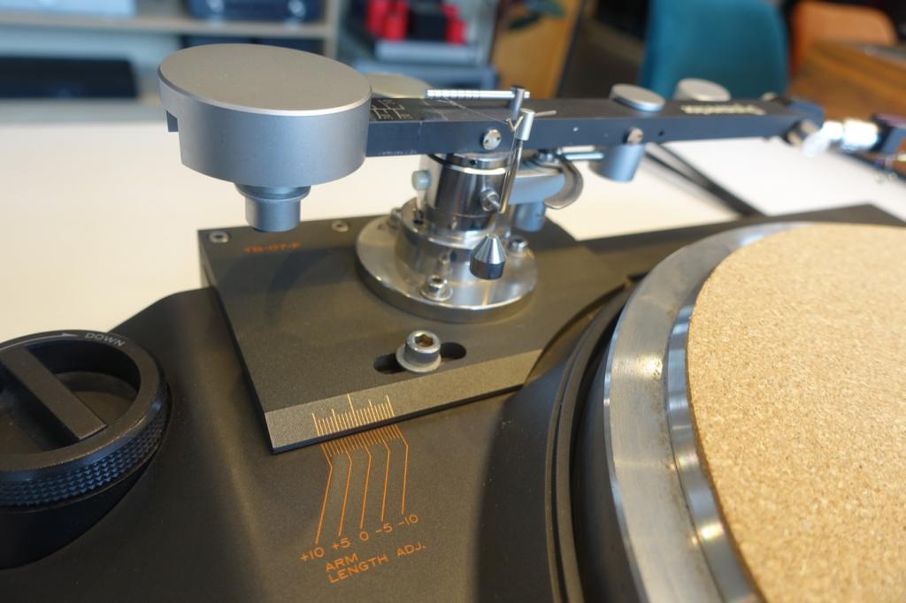 Kenwood L 07 D Turntable (5338989296) Plattenspieler, Tonarme