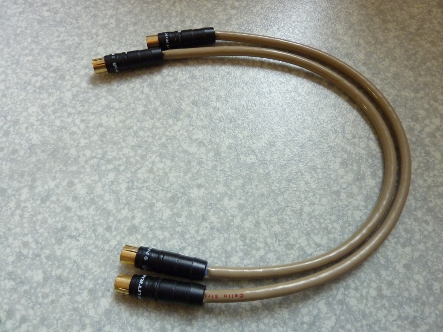 Cello Cello strings 1 RCA 55cm and 45cm interconnects (5514804927) Gebrauchtgerät Phonokabel