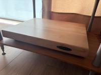 Isoacoustics Delos Maple