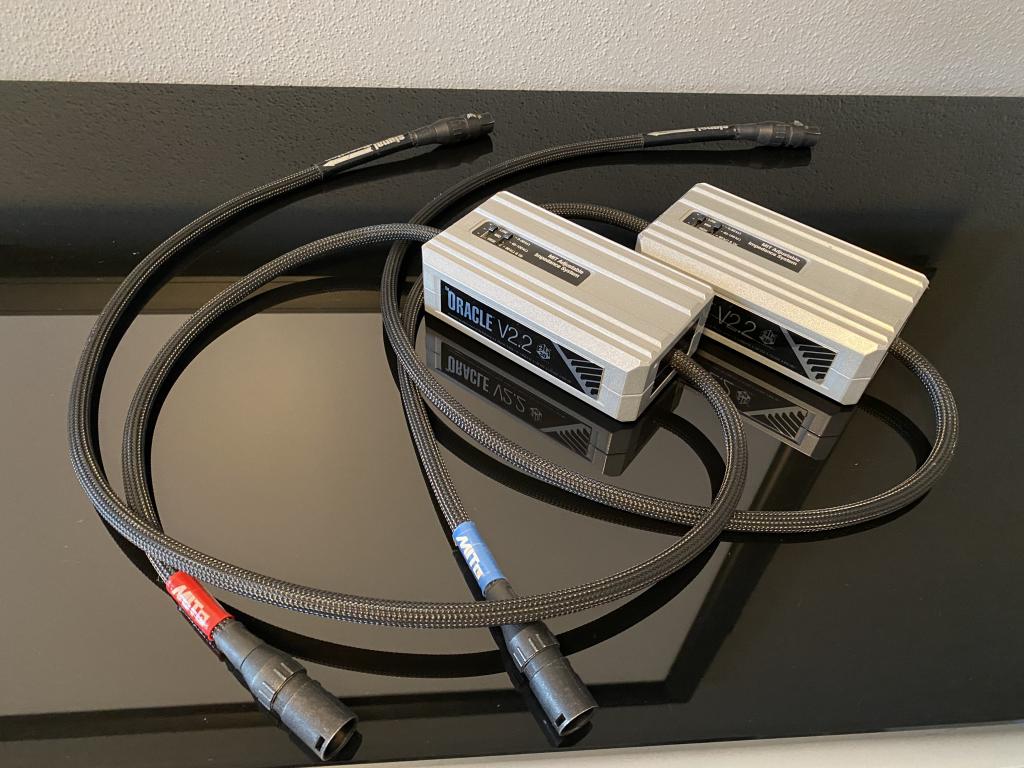 MIT Oracle V2.2 Pro XLR, 2 x 1,5 m (5858813830) Secondhand device