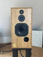 Super HL5 Plus inklusive Skylan Stands. Holzfurnier in Eukalyptus, neuwertiger Zustand