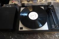 LP12 Lingo Ekos Kandid, Mark Levinson 390s, 25 Phono, Jürgen Pack LSP 360 Grad, Octave MRE 120 Monos, Hovland HP 200 line, McIntosh Mr 71, Nordost Thor