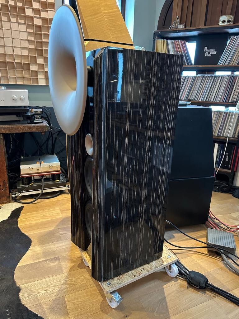 Horns by AutoTech ARIA 1 MKII (6617791705) Ausstellungsstück