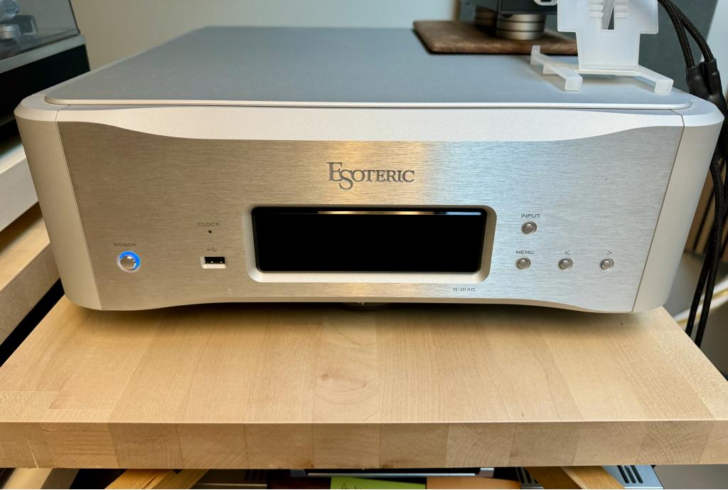 Esoteric LIKE NEW ESOTERIC N01XD , NETWORK PLAYER , DAC , STREAMER ,DSD ...
