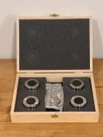 For sale a box of 4 Finite Elemente Cerabase Slimline feet.