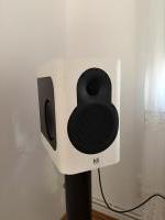 Kii Audio Seven System (Fine Touch White) + Kii Control, Official Stands, ARB Covers, Massive Bonuses ! – 1 Year Factory Warranty Remaining