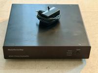 NOVA II Phono Vorverstärker mit eingebautem Akku und Netzteil