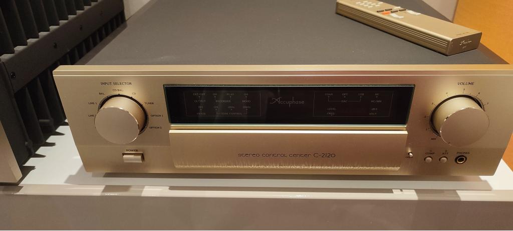 Accuphase Preamplifier C2120 like new