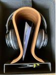 AKG K-812