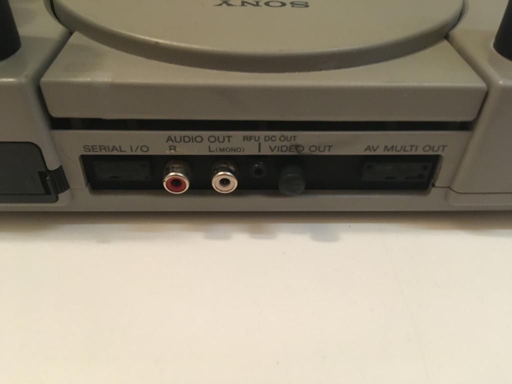 Various / Other --- High End CD Player PS1 Umbau Playstation 1 SCPH 1002  (8115405032) | Second-hand device | CD Player | Offer on audio-markt.de