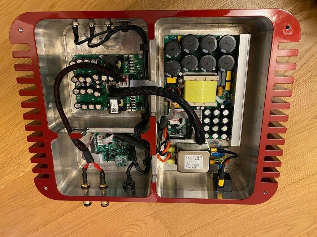 Hypex Two monophonic final amplifiers based on Hypex NC2K (1.600W/8Ohm