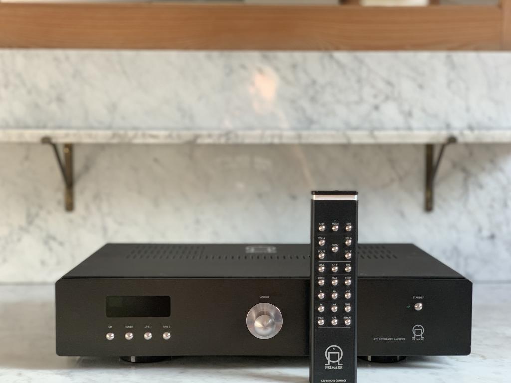 Primare Primare A20 Stereo Vollverstärker mit C30 Fernbedienung