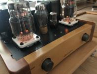 Almarro 318B tube integralt amplifier