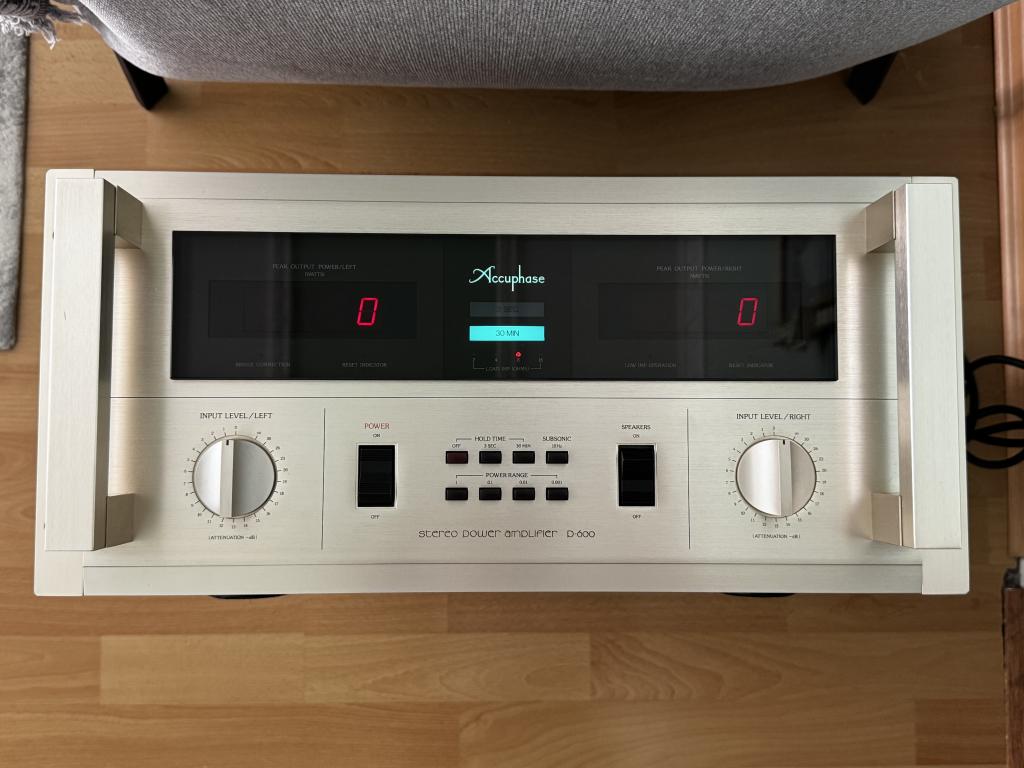 Accuphase P-600