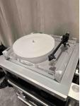 Valore 425 Plus Acrylic turntable and B-5 tonearm, ex-demo