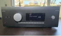 Arcam AV40 AV-Vorstufe mit extra Dirac Live Bass Control Lizenz