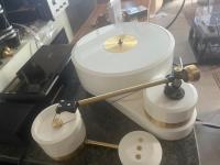 Brinkmann Balance, Tonarme Breuer 8 gold, Röhrennetzteil, Transistornetzteil für Lagerheizung, System Pi, weißer Balsa-Dreieckstisch
