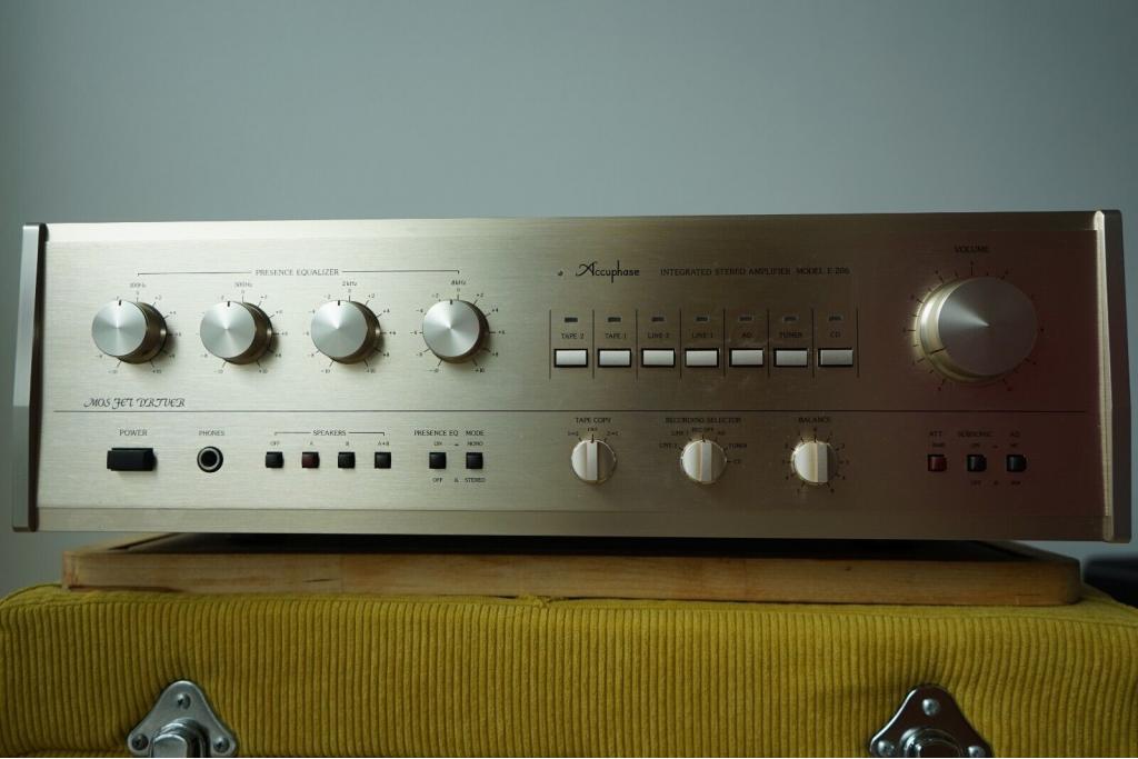ACCUPHASE E-206 Full Amplifier